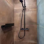 Of The Kings-szmaragd Apartment